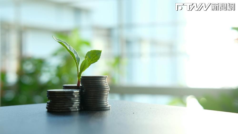 缺貨潮恐延至2028年！國家隊反手結帳「記憶體雙雄」20億　群創挨刀2.6萬張最慘、友達也淌血