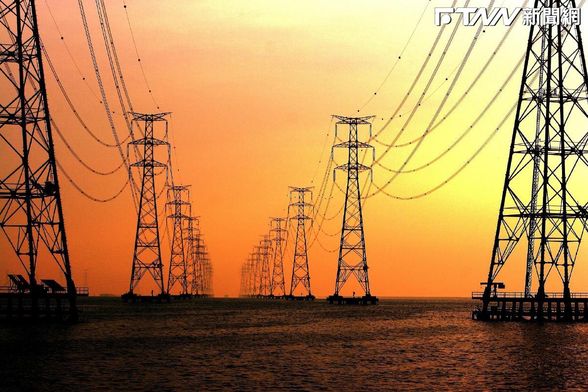 今年尬電狂漲3成！「能源ETF三本柱」齊收史高　AI電力產業鏈一把抓